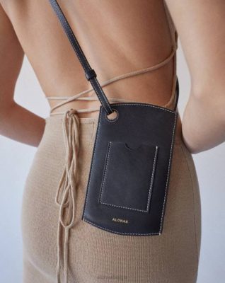 Alohas Belgie | Alohas Telefoonzak - Zwarte lederen handtas vrouwen Z22T1127 zwart