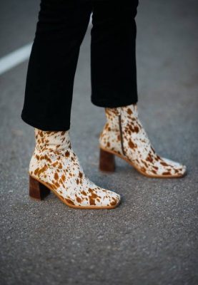 Alohas Belgie | Alohas West - Brown Boots vrouwen Z22T461 Kleine koe bruine print